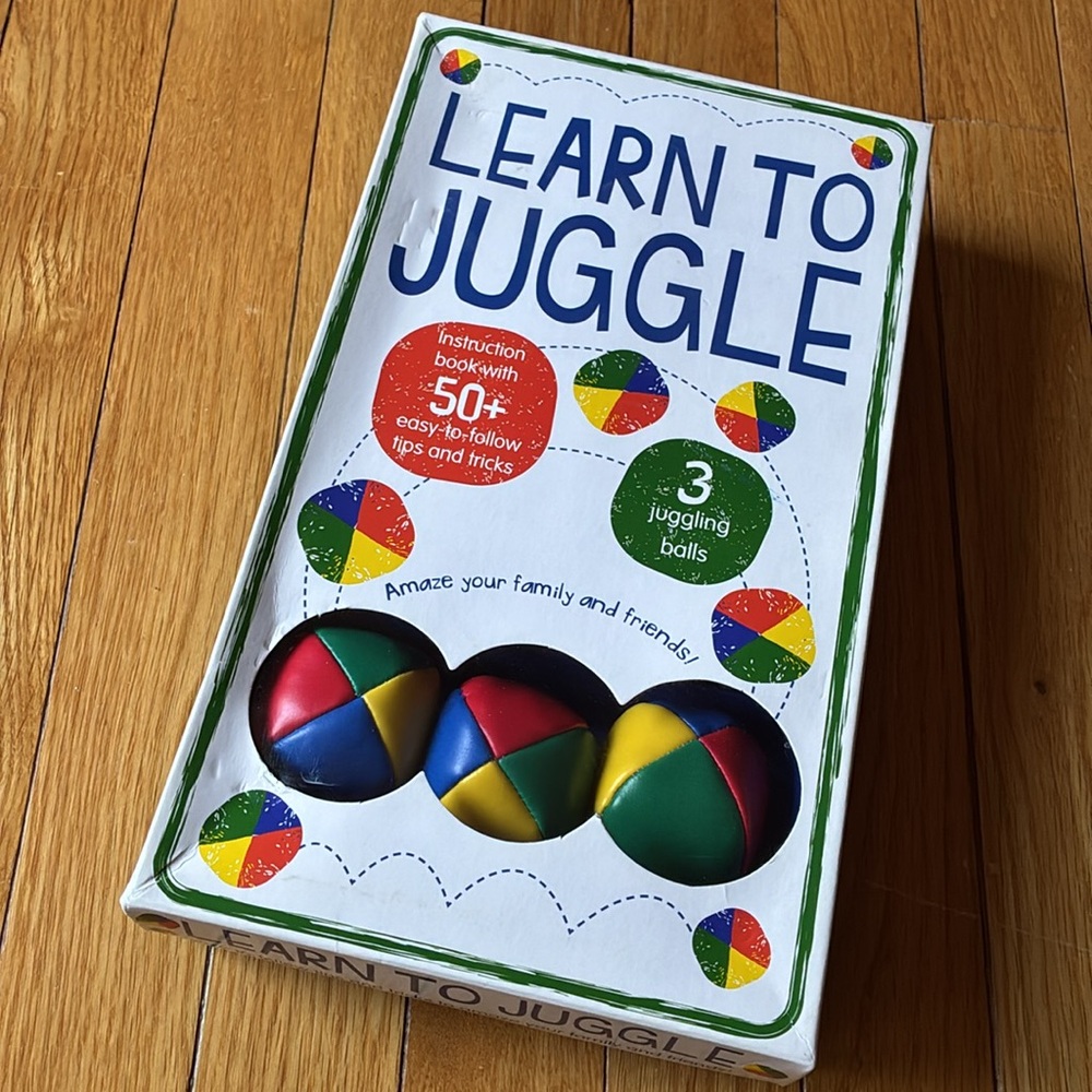 LEARN TO JUGGLE SET (NWOT)